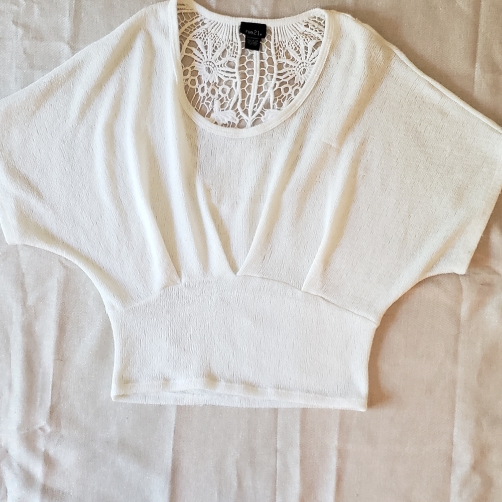 🏷 Rue21 Top